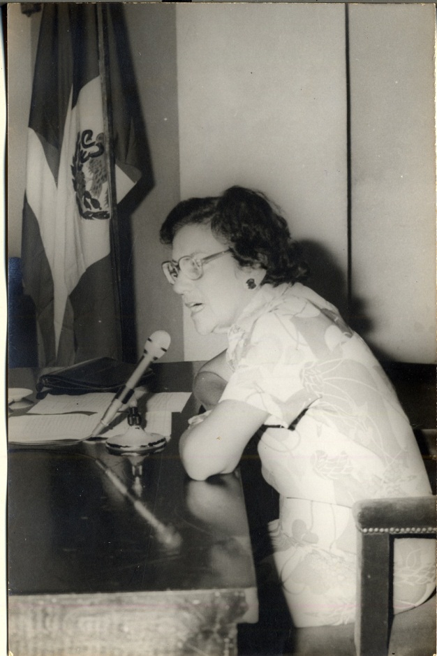 Foto de 120 Aniversario BNCJM- Ilustres en la Biblioteca Nacional de Cuba José Martí: Adelaida de Juan, en sus 90.