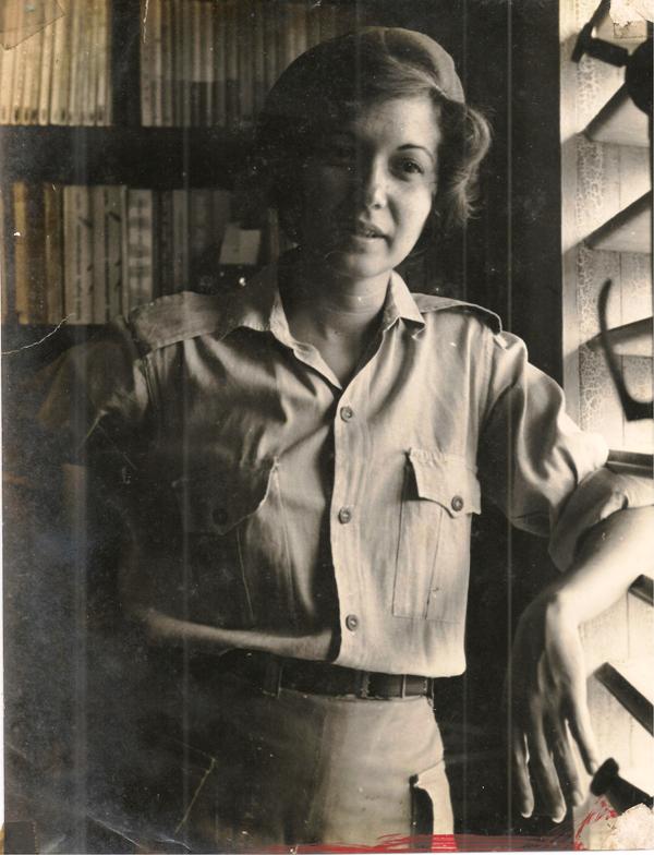 Foto de 120 Aniversario BNCJM- De la historia contada por las revistas cubanas de los sesenta . Elsa Claro: mujer periodista y poeta de su tiempo  